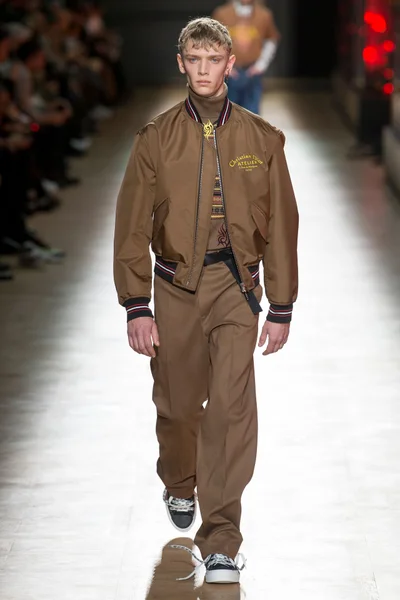 Look 30